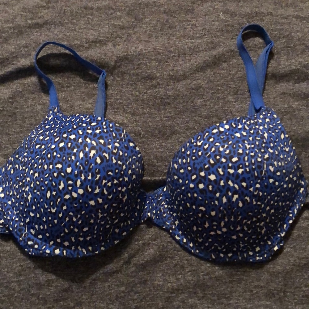 VS pink bra